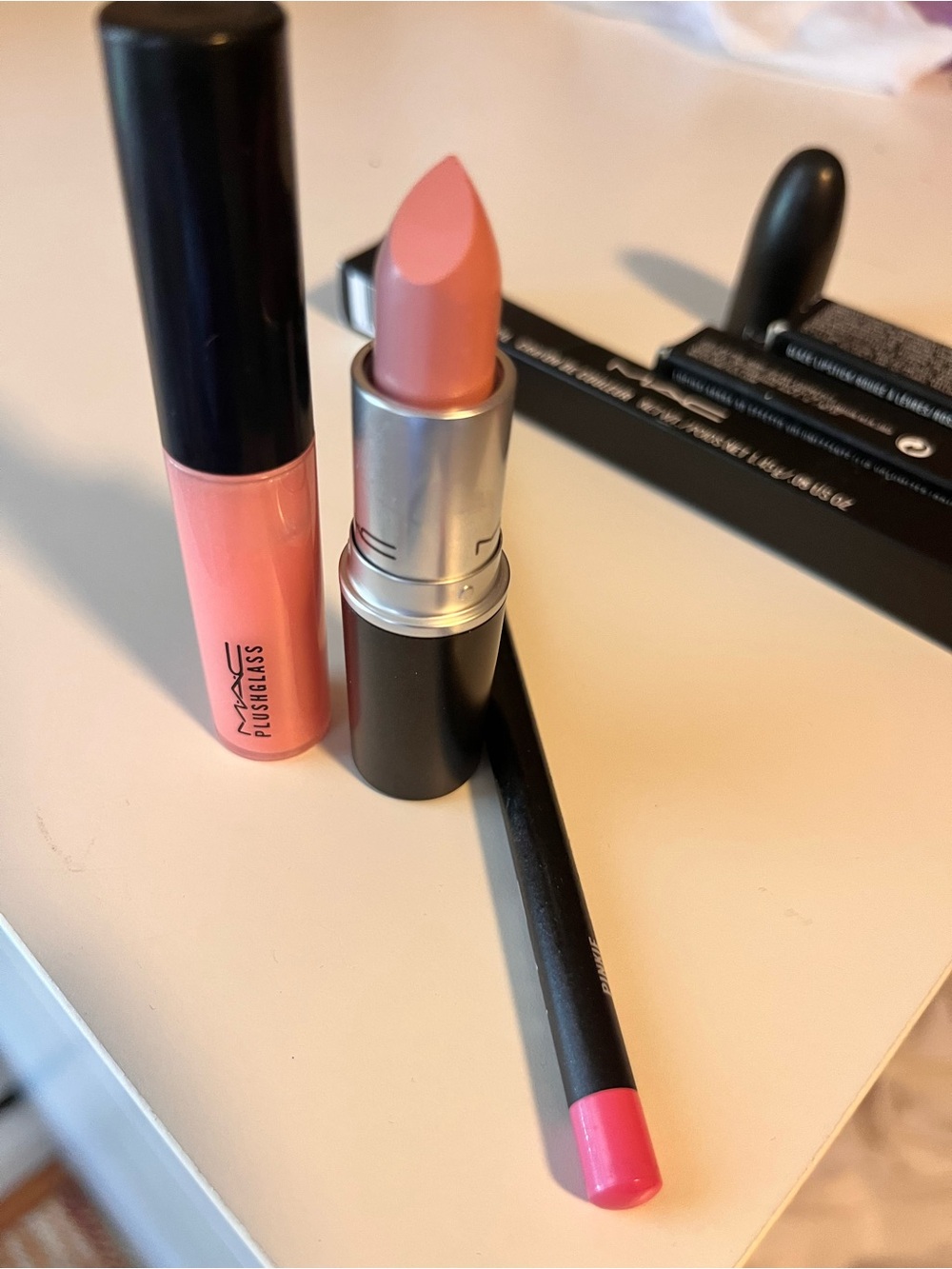 CLEARANCE MAC Cosmetics Peachy Nude Lipstick, Lip Liner & PlushGlass Trio - Picture 4 of 4